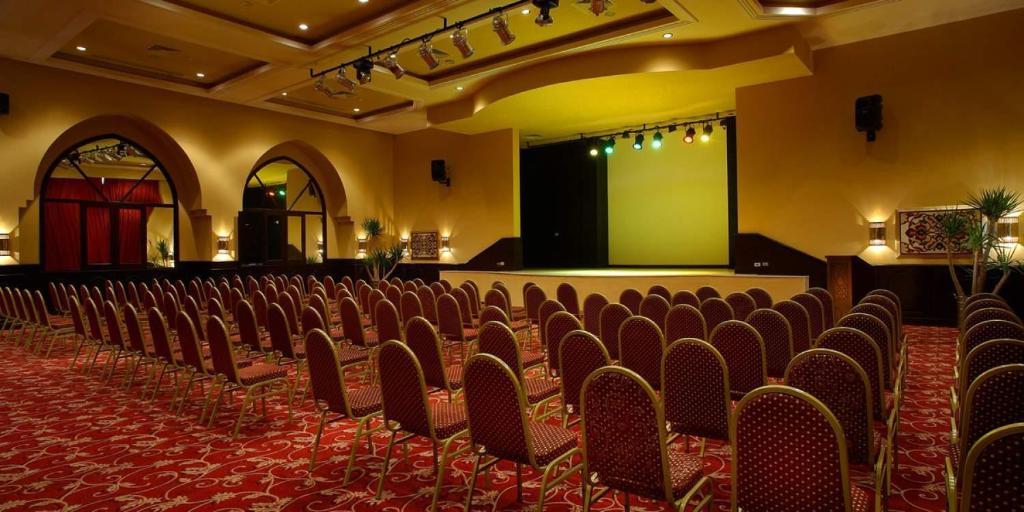 غرفة الاجتماعات/الاحتفالات