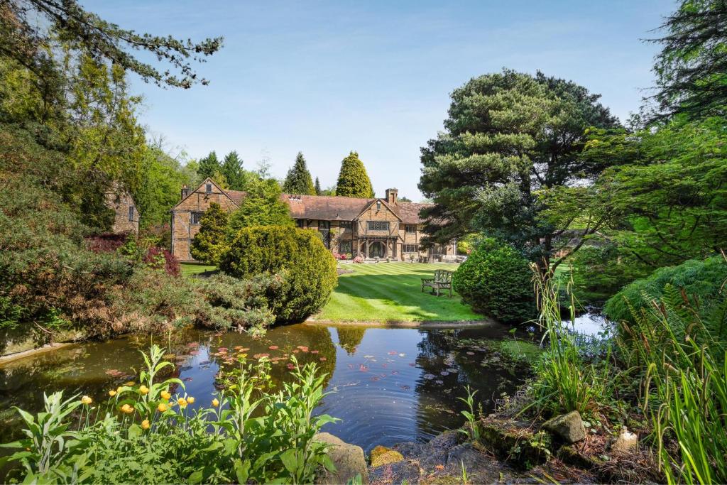 Luxury Stay with Pool, Hot Tub, Gym and Garden, Windlesham