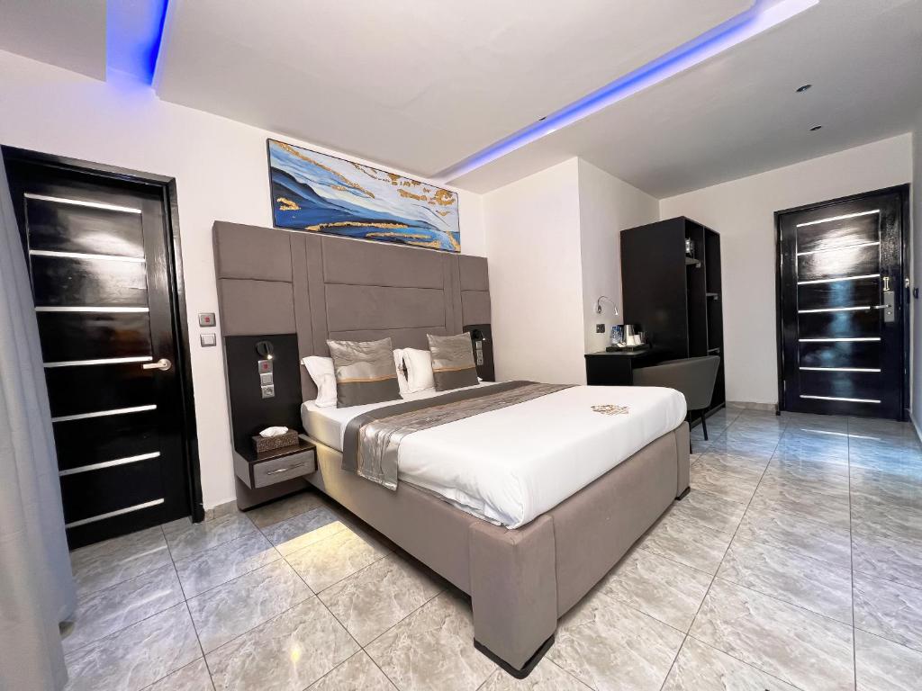 Exotic Plaza, Douala