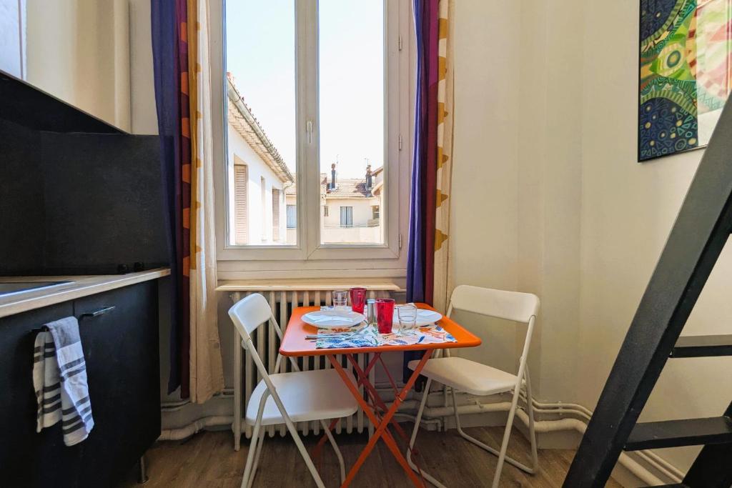 Bright studio - 300 meters from the Port of Toulon - 4