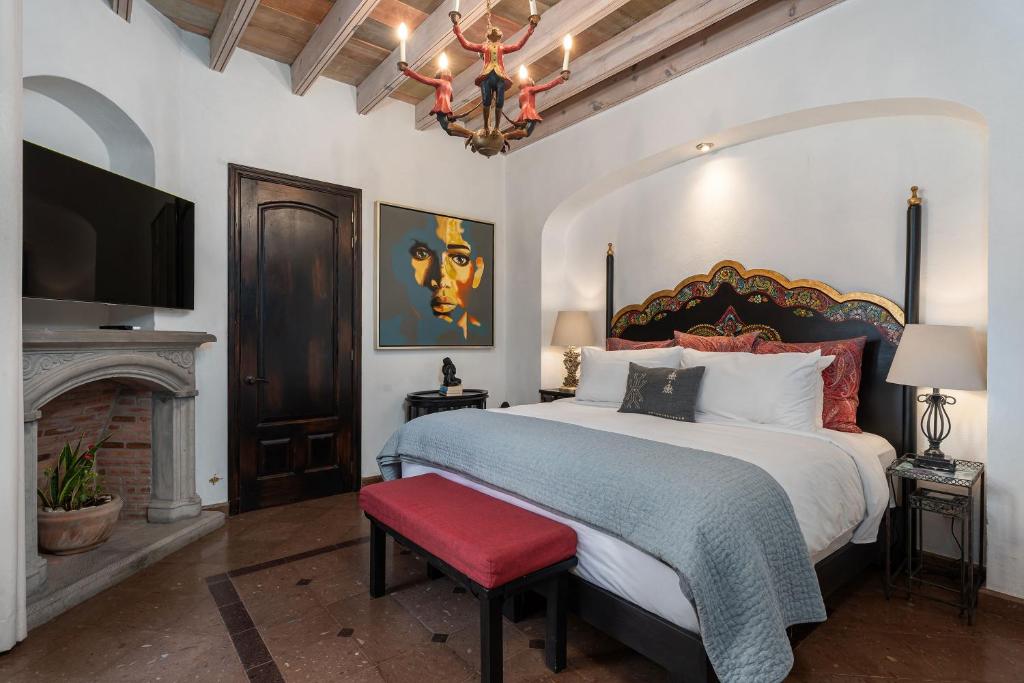 Casa Elegante, 3BR Modern Retreat in Centro San Miguel de Allende - 5