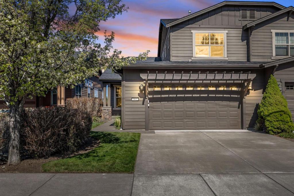 Old Mill Lookout, Bend