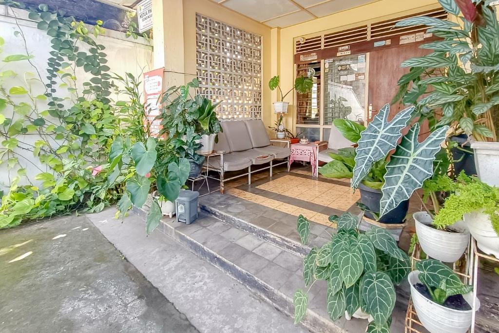 Exterior view, OYO 92998 Wiludjeng Guesthouse in Sragen