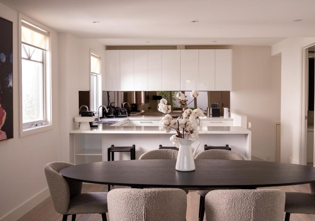 Stylish 3-Bedroom in the Heart of South Yarra, Melbourne