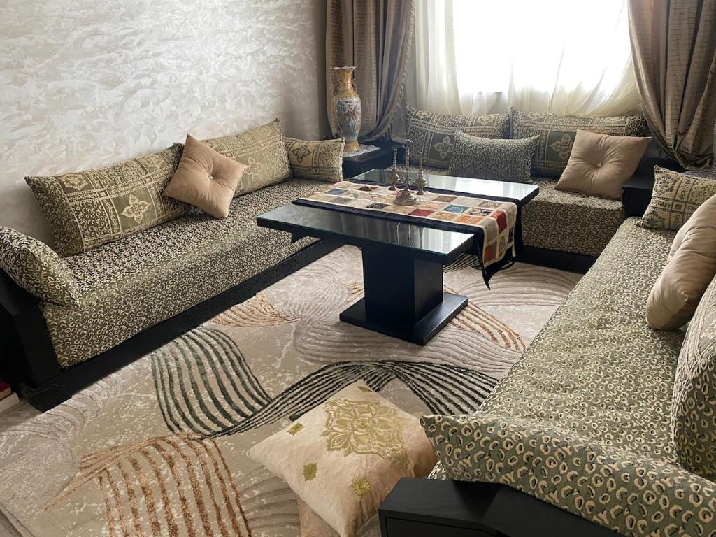 Appartement deux chambre confortable près de la Gare - Restau - cafes - Plage, Casablanca