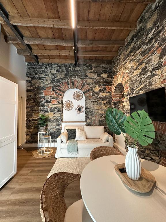 Urban Chic Apartment White - 4