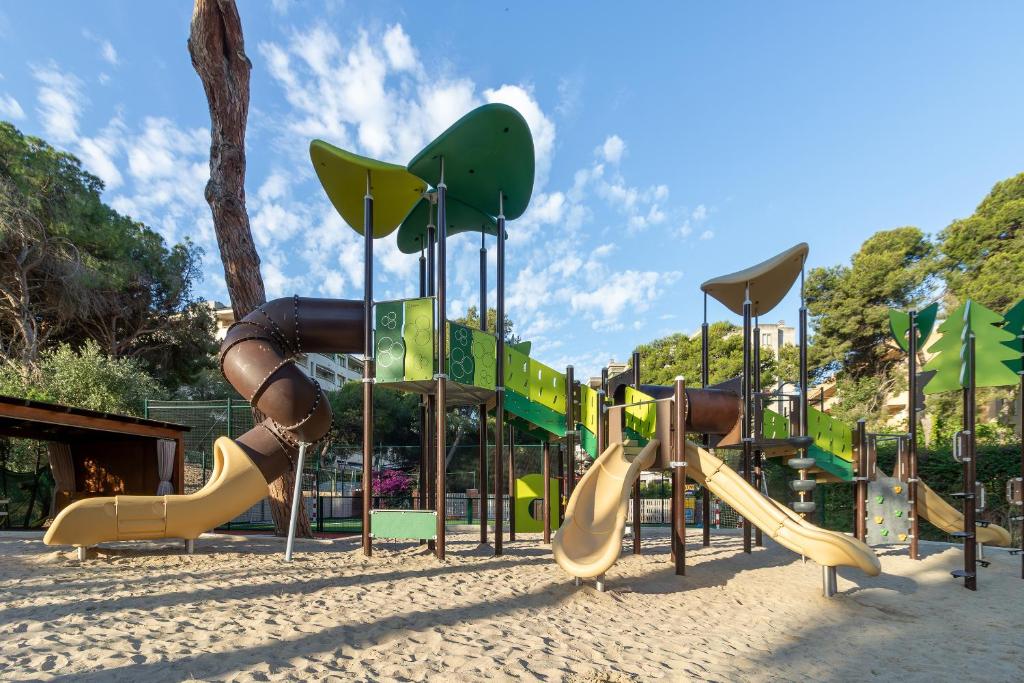 Golden Avenida Family Suites 4 Sup — Attractions for children in Salou, Catalonia
