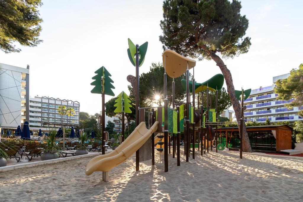 Golden Avenida Family Suites 4 Sup — Attractions for children in Salou, Catalonia
