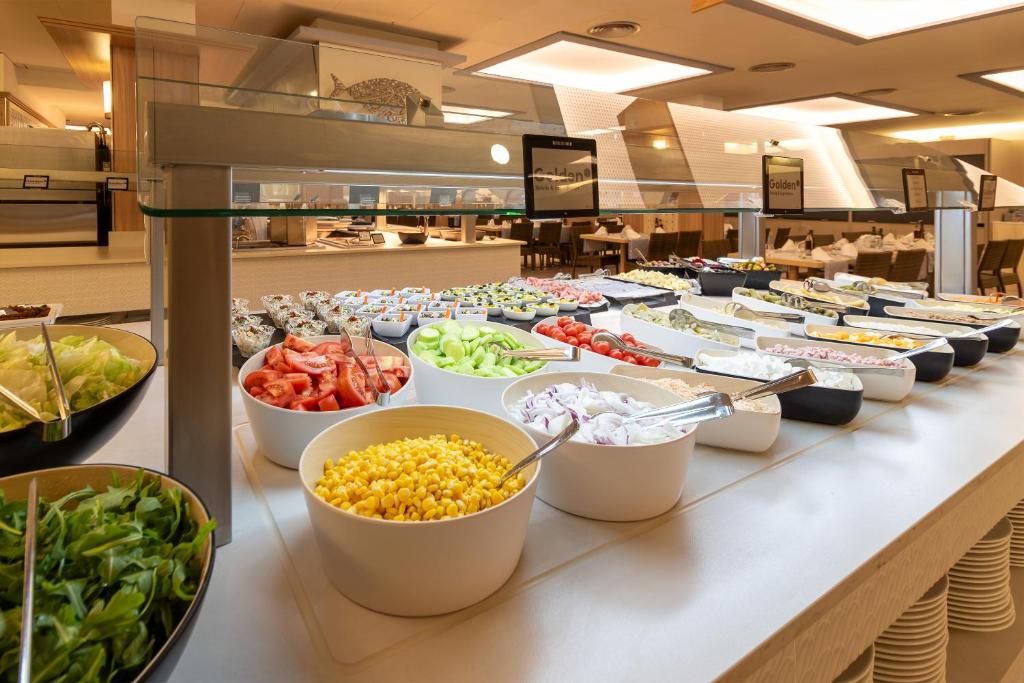 Golden Avenida Family Suites 4 Sup — Restaurant & bars in Salou, Catalonia