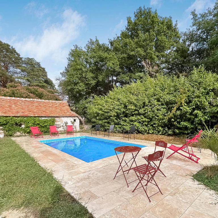 Piscine, jardin boisé & espace familial, Ménestreau-en-Villette