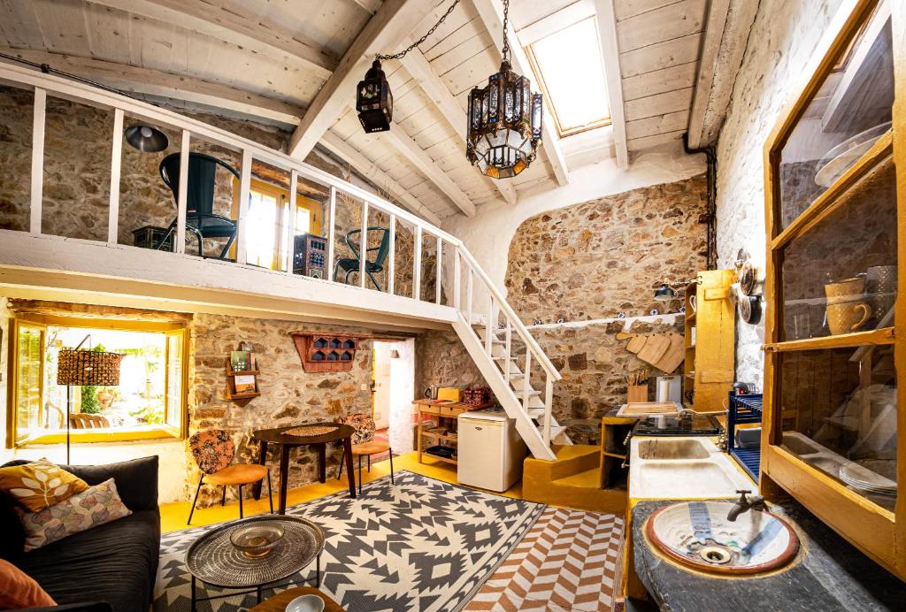 Monte Emitaj, Mação