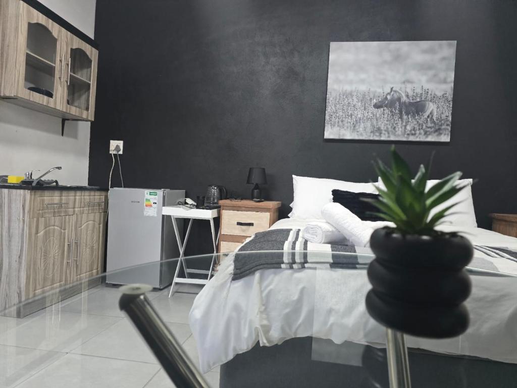 Moo Manor Flat 1, Kimberley