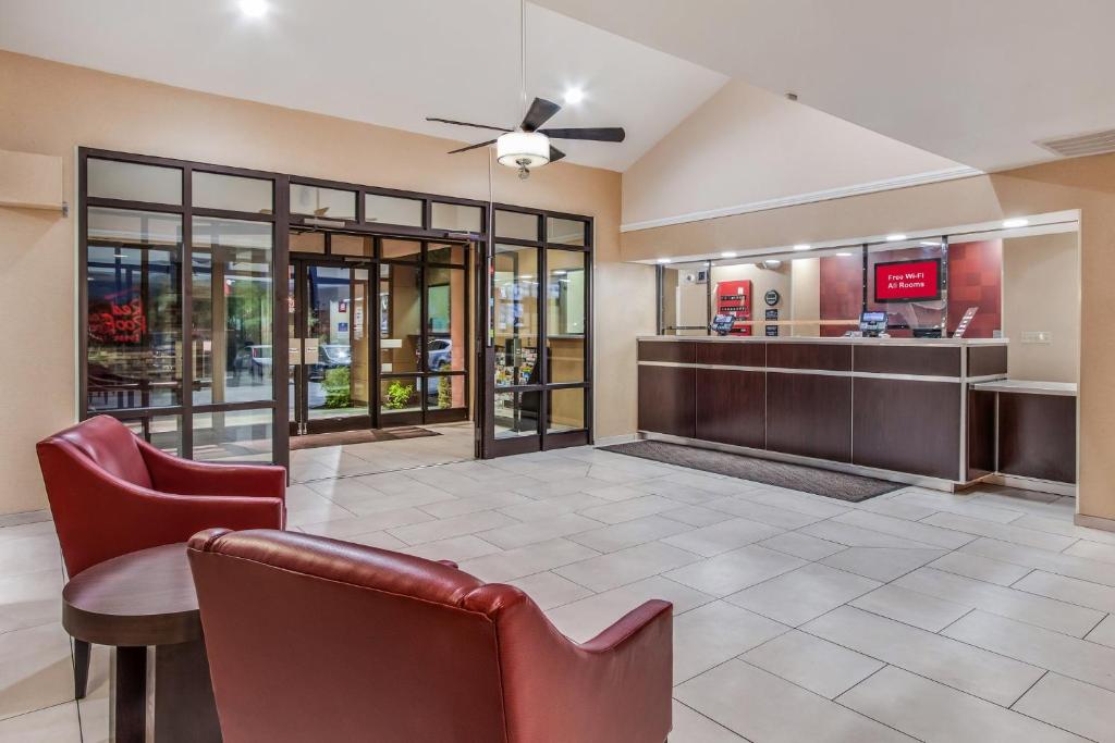 Lobby, Red Roof Inn Phoenix North - I-17 at Bell Rd  in Phoenix (AZ)
