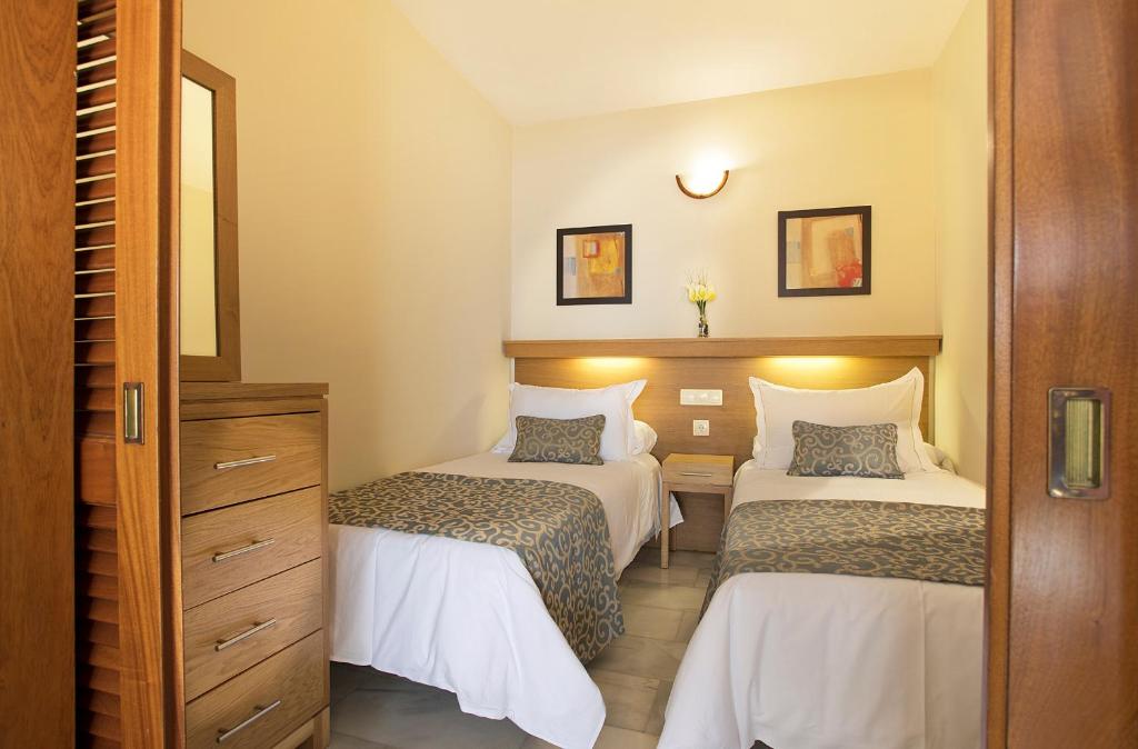 Sunset Beach Club Hotel Apartments — Hotel rooms in Benalmadena, Andalusia