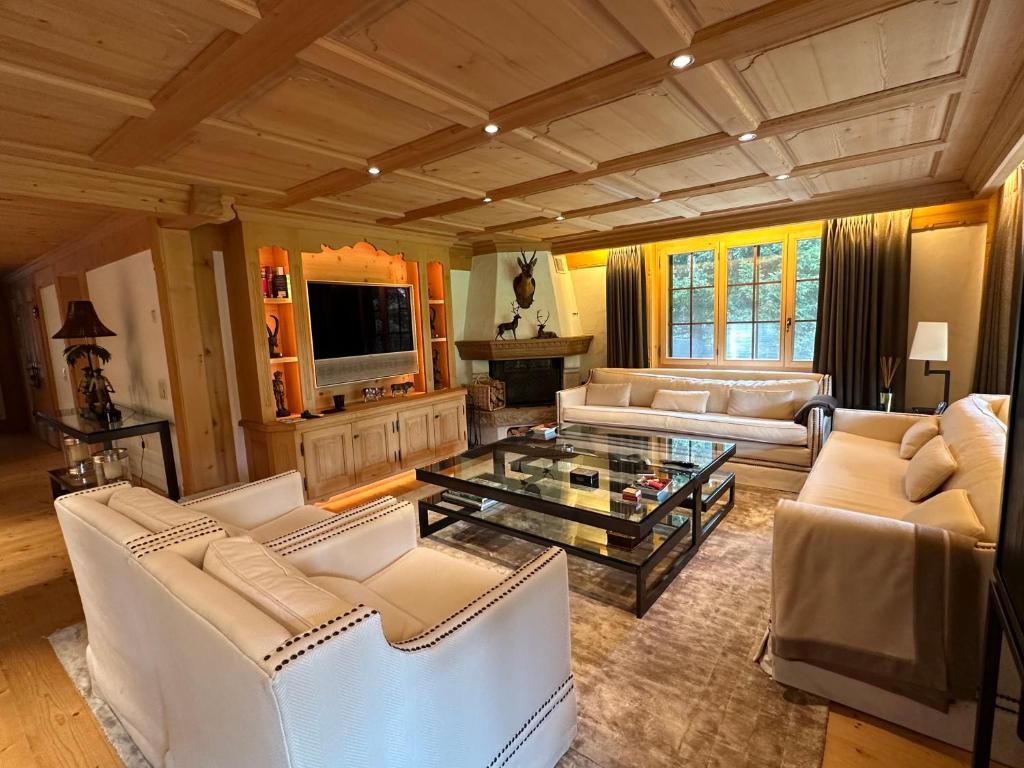 Luxurious Alpine Getaway at Park Hotel Gstaad, Gstaad