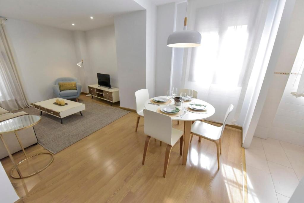 New! comfortable apartment with easy access, Sevilla