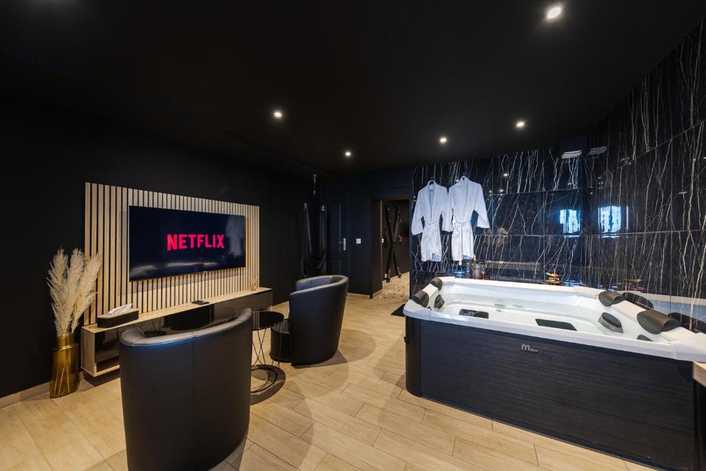 SecretBlackRoom, Villecresnes