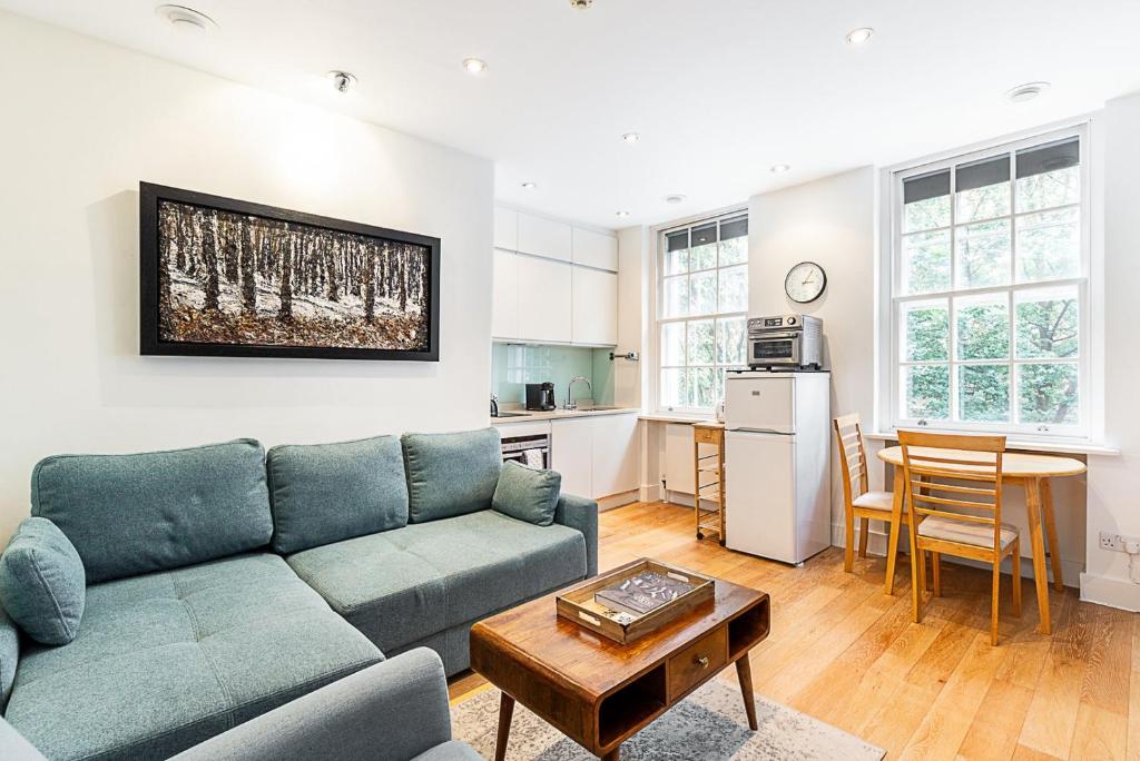 Modern Covent Garden Apartment, Londyn