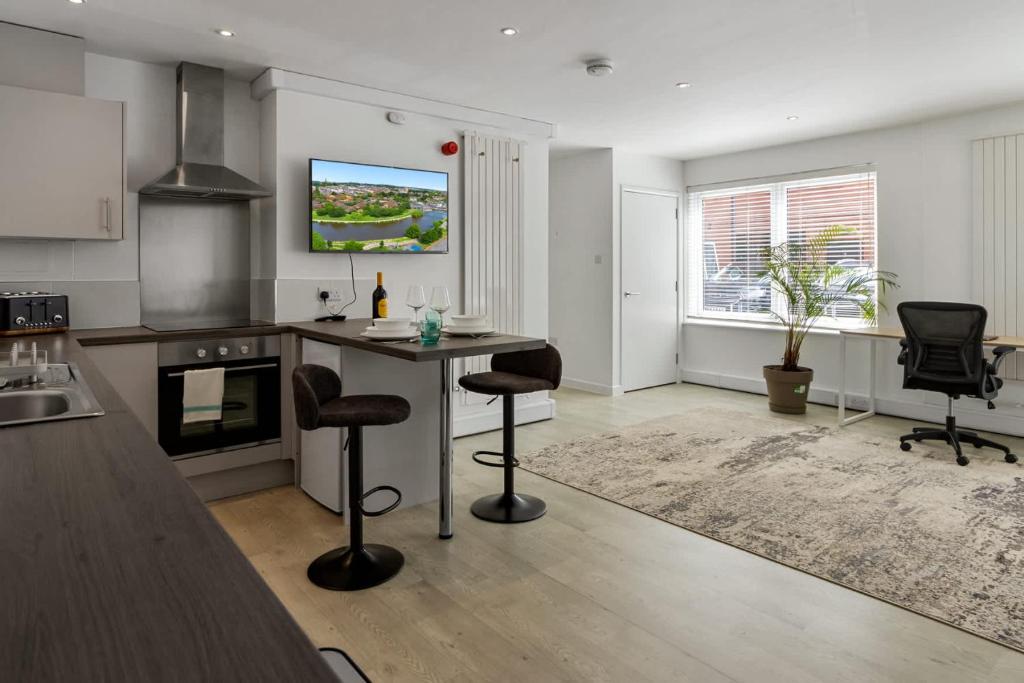 City Heights Studio - Short Stays UK, Exeter