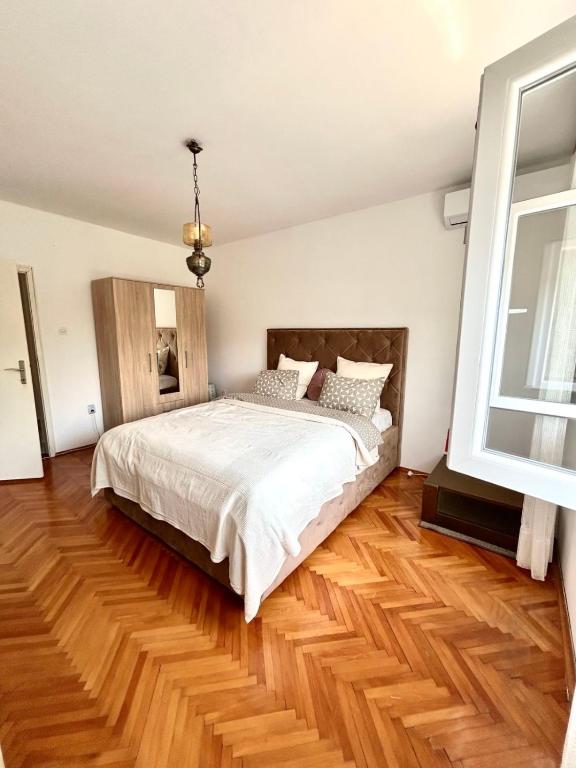 Lazarus Apartment - 3