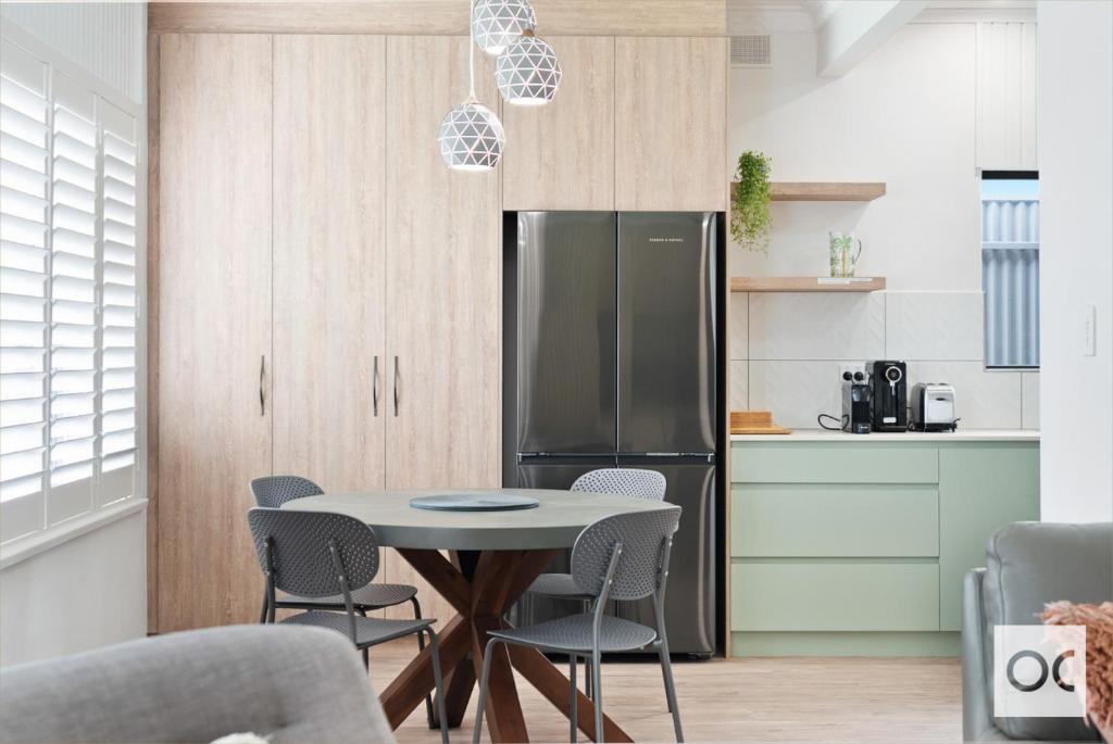 Granite Grove, Port Elliot