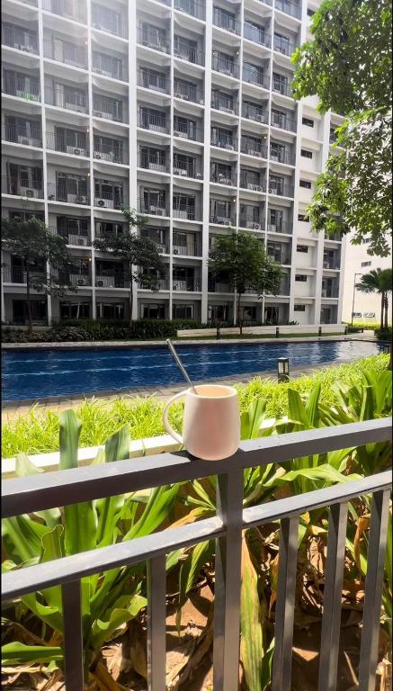 Cozy & Aesthetic walking distance to MOA,near NAIA AIRPORT with NETFLIX,MINIVIDEOKE,BOARDGAMES-DUXE4, Manila