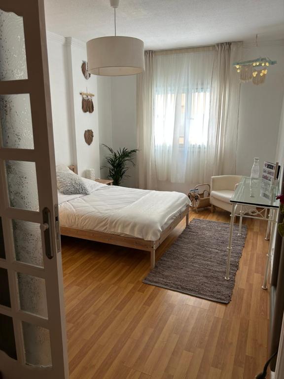 Chill Center Room SOLO HABITACIÓN con baño privado - 1