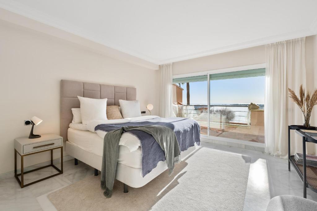 Luxury 3 bed apartment in Magna Marbella - 3