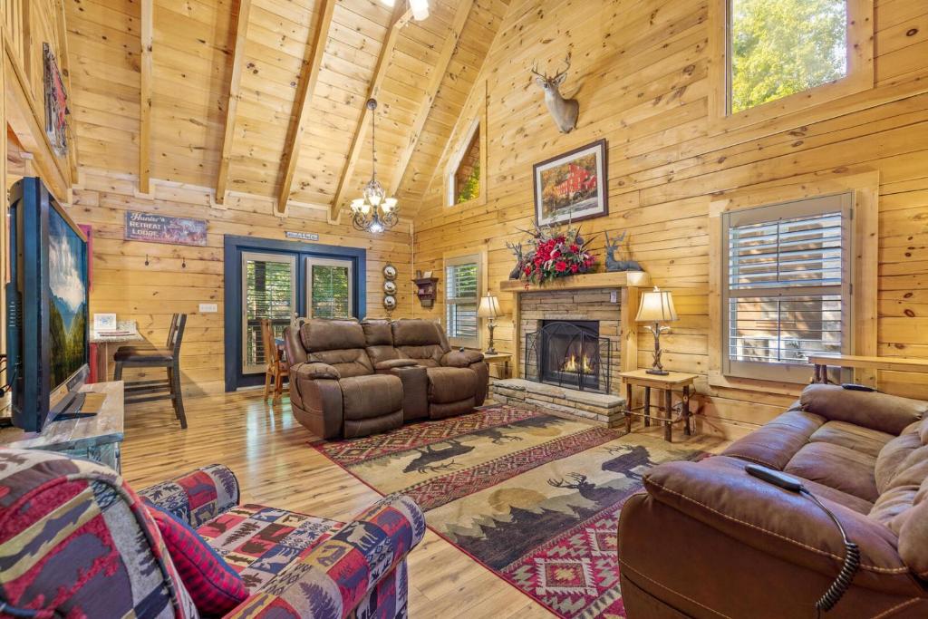 Mountain Charm, Pigeon Forge