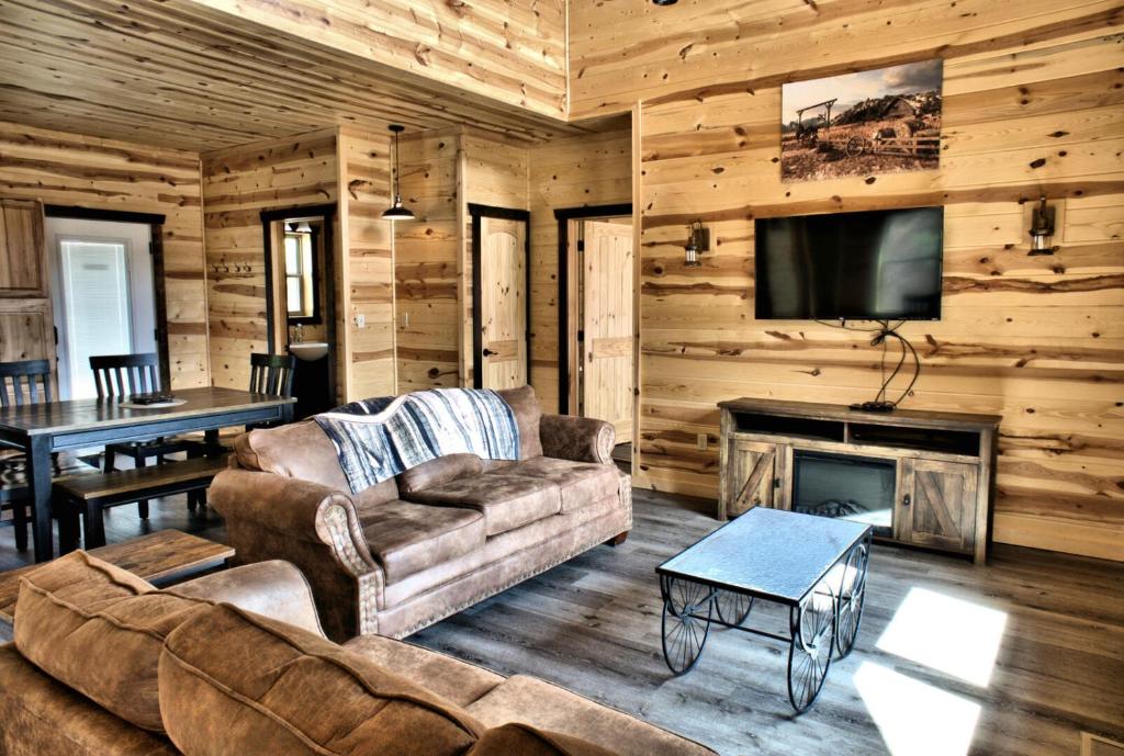 Wagon Wheel, Pigeon Forge