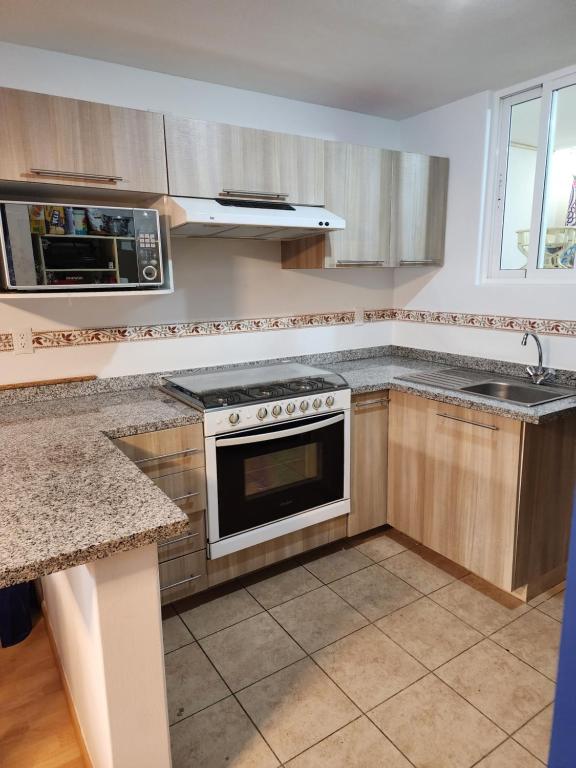 Suite Privada con Terraza y Baño, 5 min Six Flags - 3