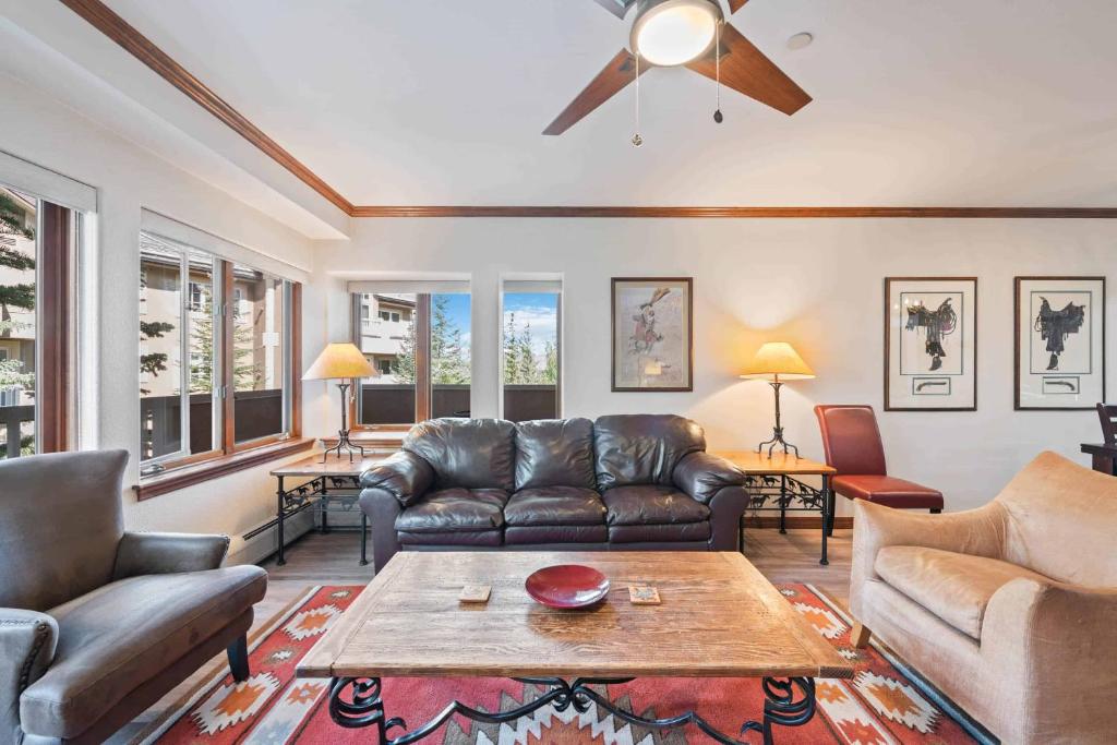 St James Place 220, Beaver Creek