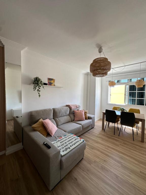 Apartment for Digital Nomads, Vecindario