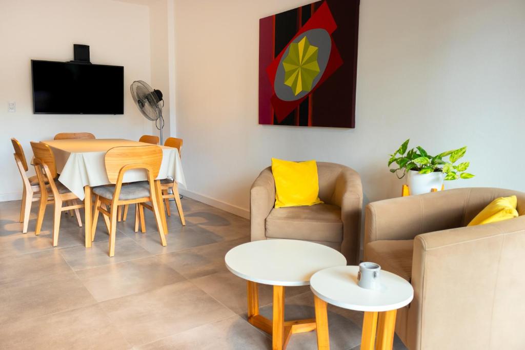 Departamento en Edificio Atenas XVII - 1