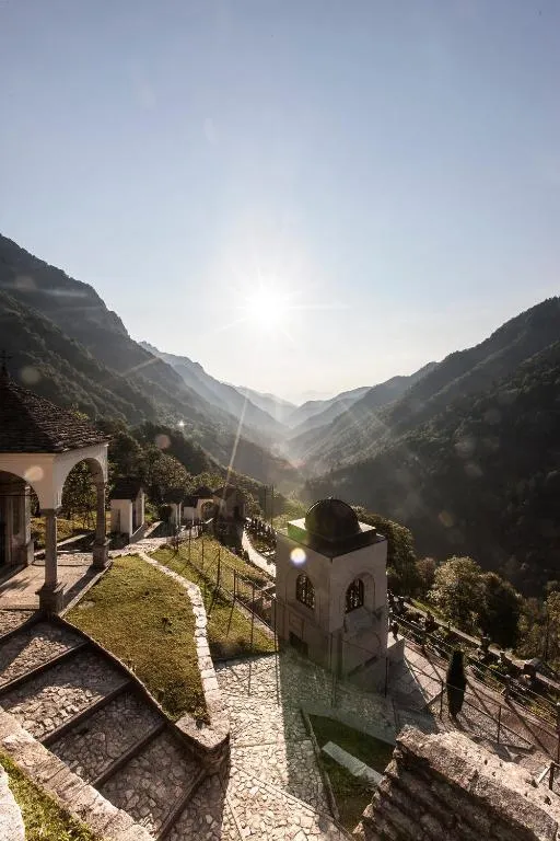 Palazzo Gamboni Swiss Historic Hotel, hotel in Comologno