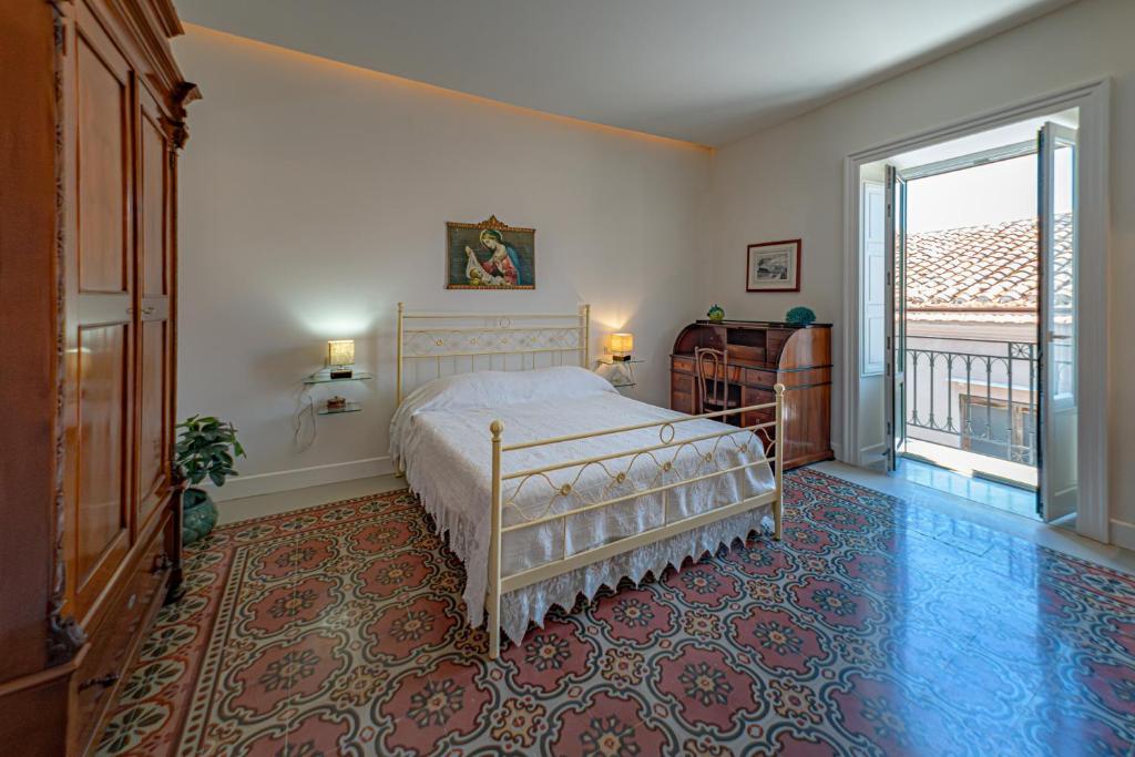Vittorio Emanuele Street House - 1