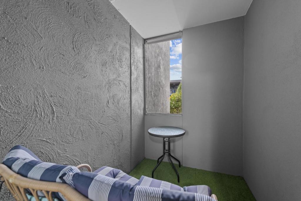 Studio with Balcony Access in Central Bowen Hills, Brisbane