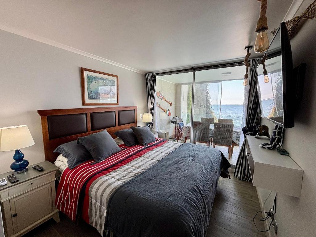 Modern and Cozy Beachfront Apartment - 3