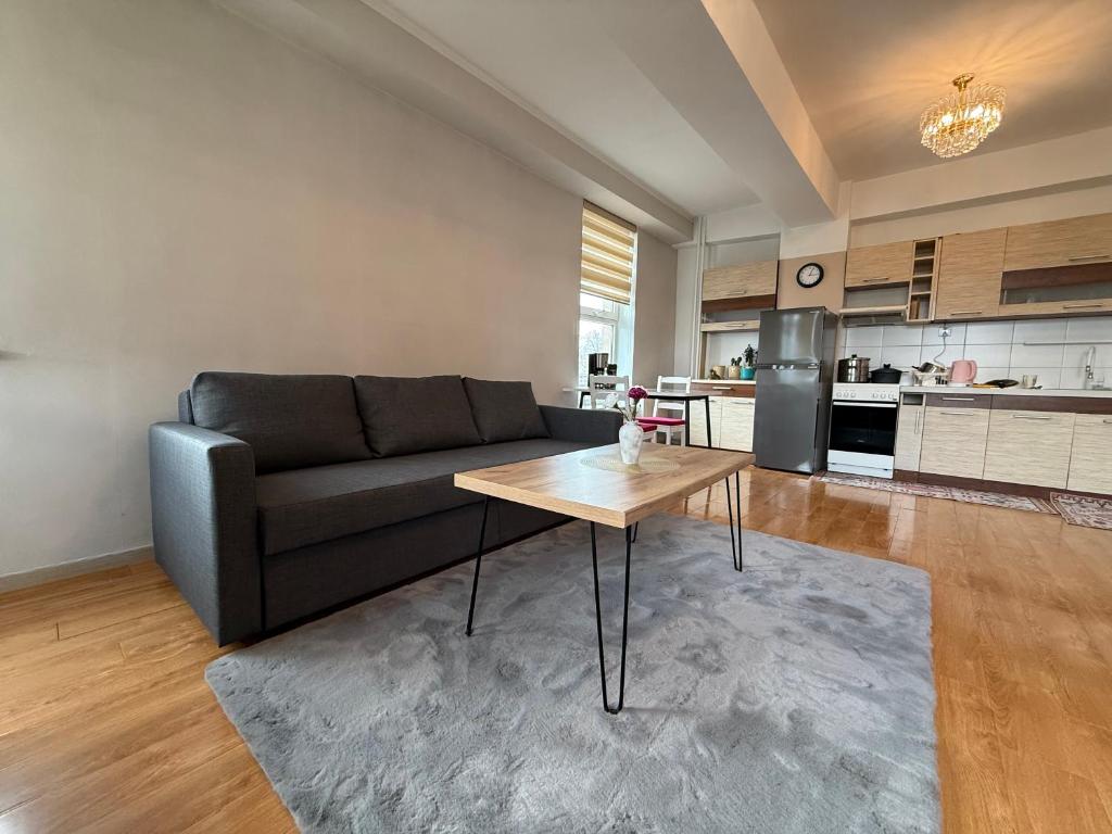 Cozy UB Stay-Walk to Attractions, Ulánbátar