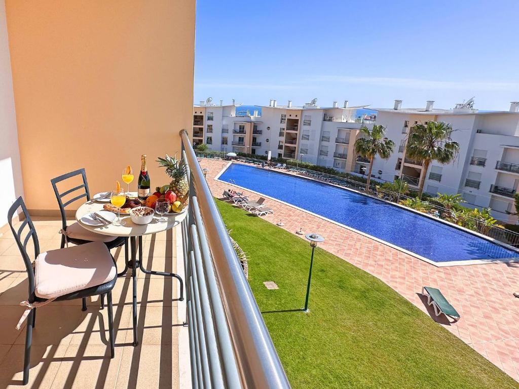 Modern Ocean, Garden & Pool view Condo by BeCherish, Albufeira