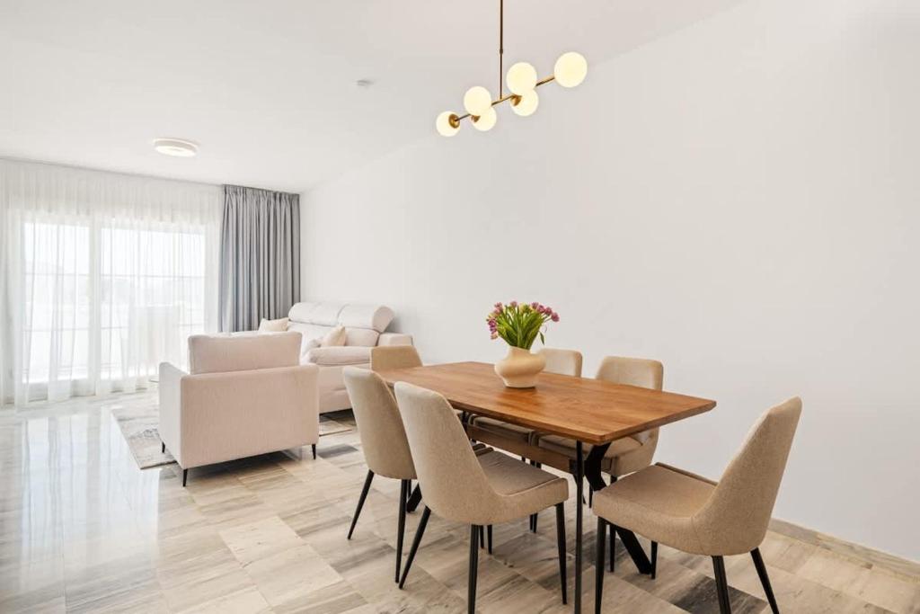 Domillion 2bdr 2bath apt Lomas33 Cabopino Golf - 2