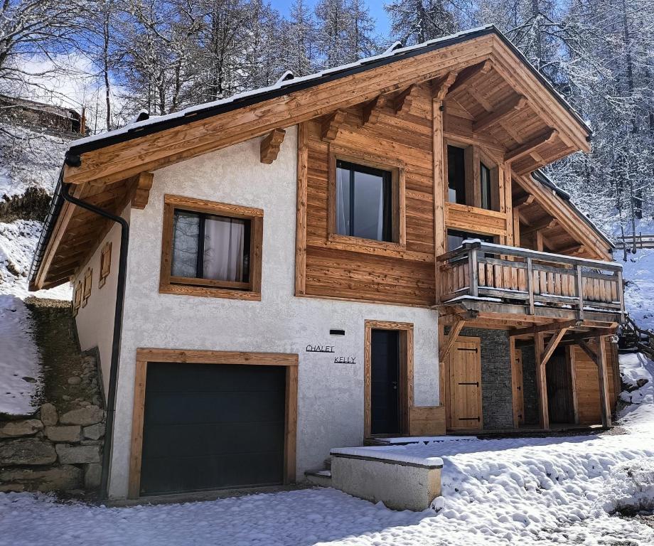 Chalet Kelly - 1