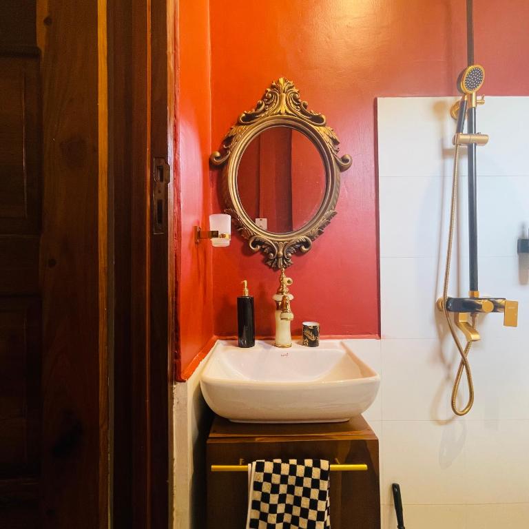 The Ruby Pavone, Dar es Salaam