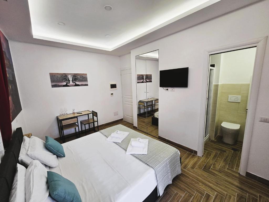 Susys's Guest House - Room Castel Sant'Angelo - 3