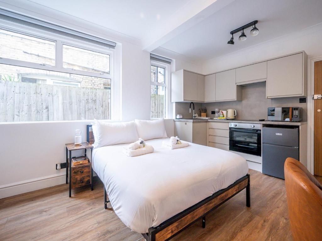 Pass the Keys The Nest Studio - Stylish Central Croydon Retreat, Croydon