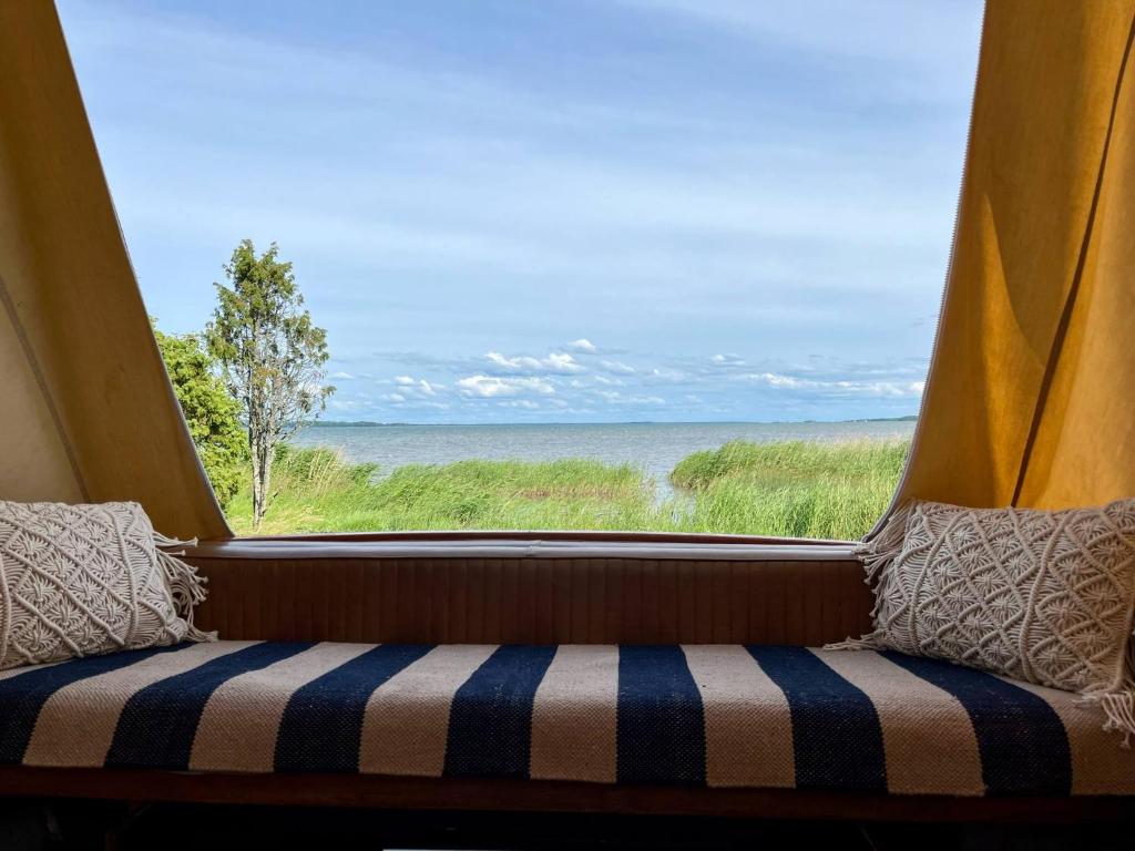 Windy paadimajutus, Pulli