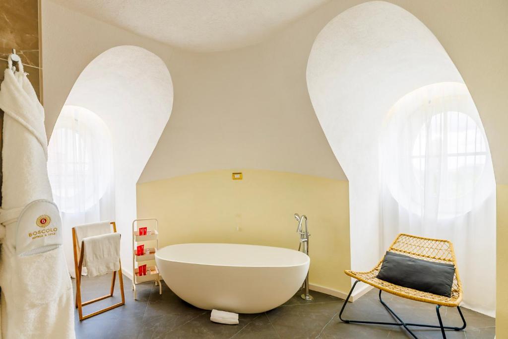 Bathroom, Boscolo Lyon Hotel & Spa in Lyon