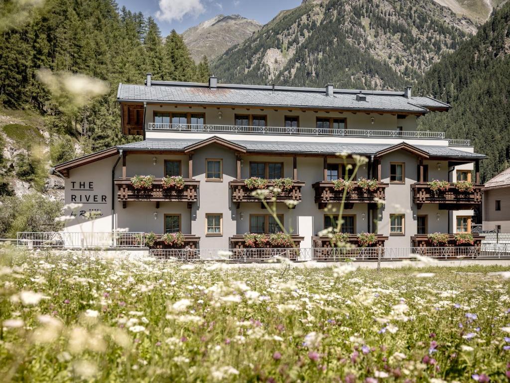 The River by Regina, Sölden