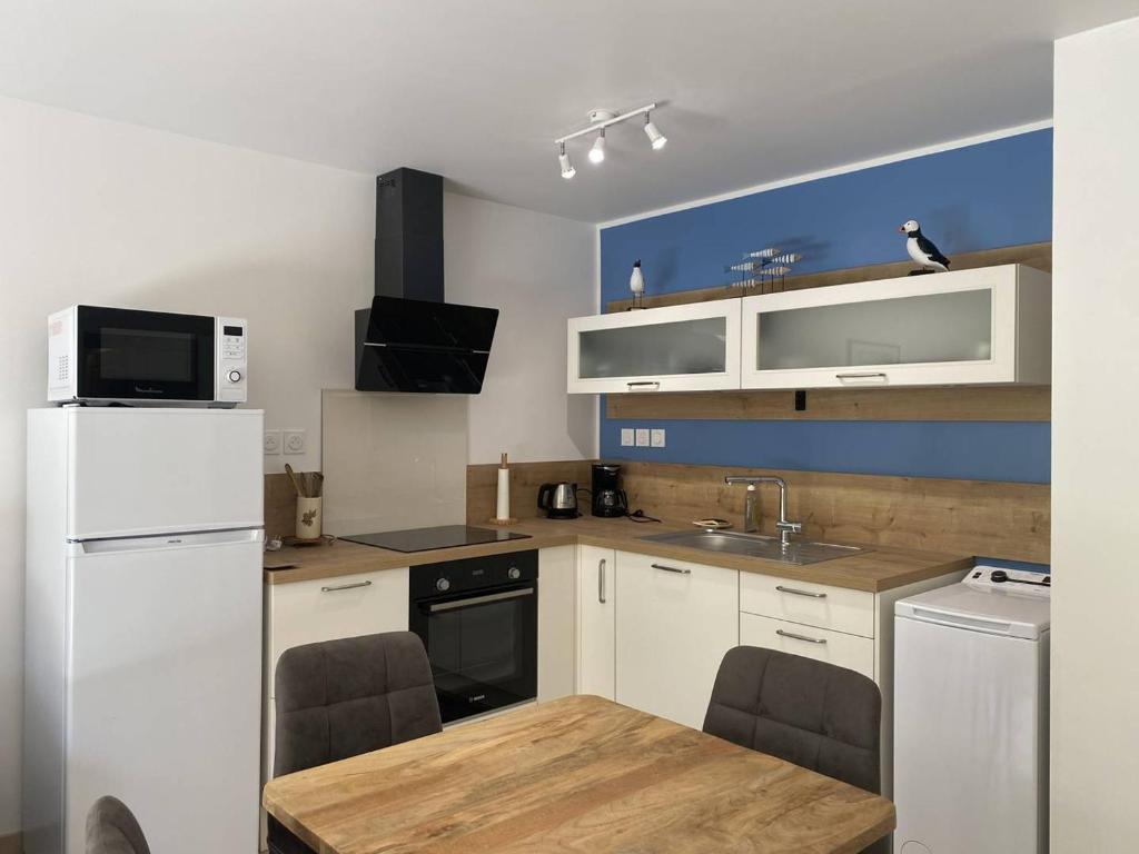 Appartement avec terrasse, jardinet clos et parking à Perros-Guirec - FR-1-368-466 - 4