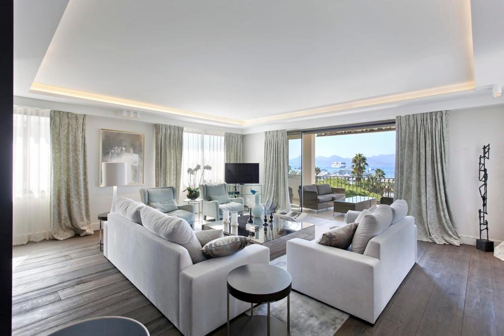 REF 1238 - Cannes Croisette - Sea view apartment for rent - 4
